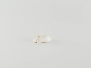 Dollhouse Miniature / Fairy Garde Pet / Animal - White Rabbit 2cm - Picture 1 of 2