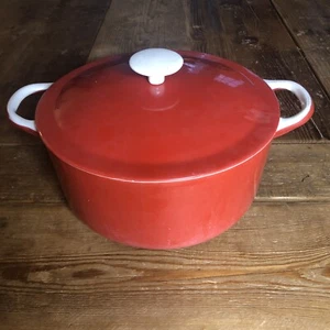 Vintage 1950s Red Prizer Ware 2.5 qt Cast Iron Enamel Pot Lid Small Dutch Oven - Picture 1 of 9