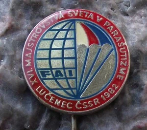 1982 Parachute 16th World Championships Czechoslovakia Skydiving Pin Badge - Picture 1 of 4