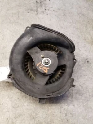 Chassi 1981-1991 Mercedes-Benz 126 - Motor do ventilador - 1268200542 - R315547 - Imagem 1 de 4