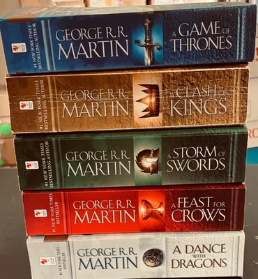 Game Of Thrones. Complete Set: Song of Ice and Fire: Vols 1-5. George Martin, PB — 第 1/2 张图片