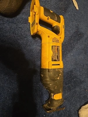 DEWALT 18v DW938 RECIPROCATING SAW  - Image 1 of 2