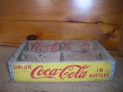 Caja de madera amarilla Coca-Cola bebida vintage 24 botellas caja de refrescos Coca-Cola / 1964 Foto 1 de 4