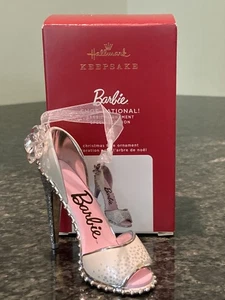 Hallmark Keepsake BARBIE SCHUH - NATIONAL Special Ed. Weihnachtsschmuck Baum 2020 - Bild 1 von 10