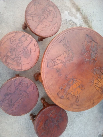 Vintage Rare Peruvian Hand Tooled Leather Wooden Coffee Table With 4 Stools Cover