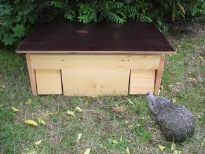 Igel Futterhaus-Igelhotel-Igelhütte- ohne Boden,mit Leinöl behandelt - Bild 1 von 5