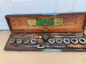 Juego de troqueles y grifos ajustables vintage Greenfield Little Giant 7 1/2 de dos piezas - Imagen 1 de 6