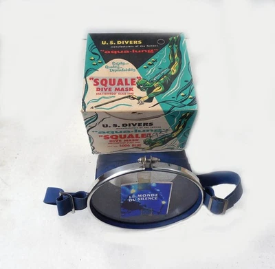 1956 US DIVERS BLUE SQUALE MASK NEW IN ORIGINAL  BOX with BEAUTIFUL GRAPHICS - Image 1 of 4