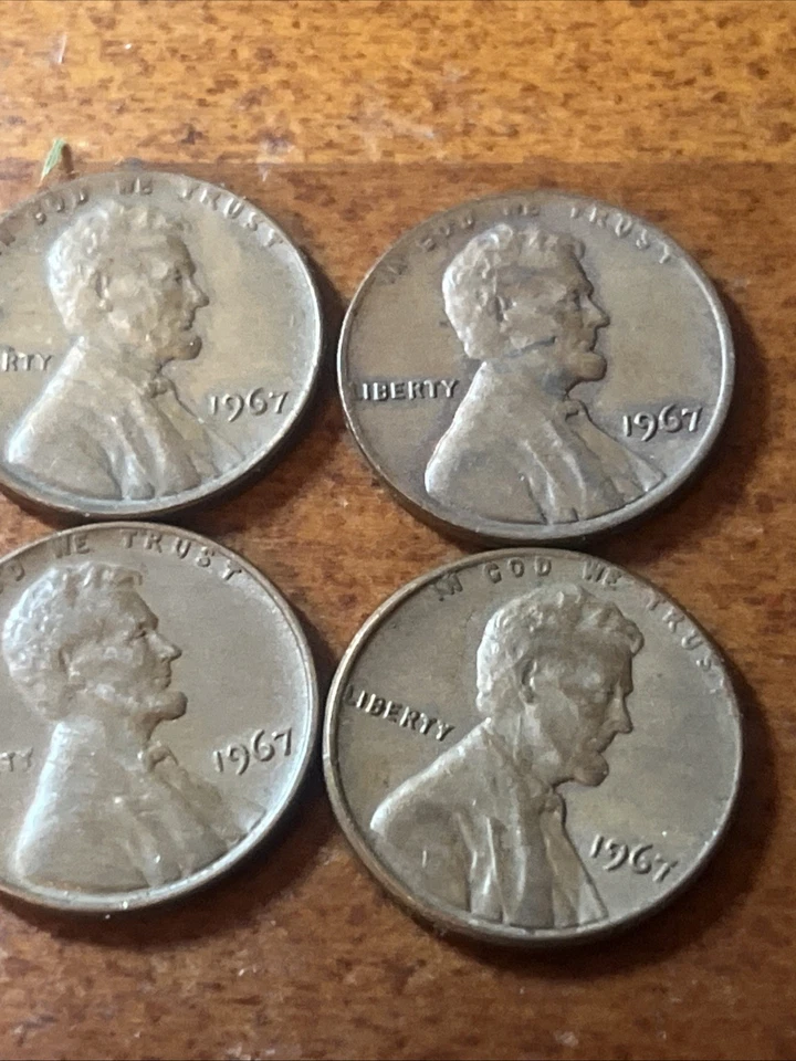 Moneda de centavo 1967 sin acuñar Lincoln Memorial Error "L" en el borde "IGWT" muy cerca  Foto 1 de 2