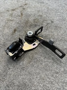 2015-2022 Mini Cooper Clubman Rear Left Seat Adjustable Striker 52207382725 OEM - Picture 1 of 8