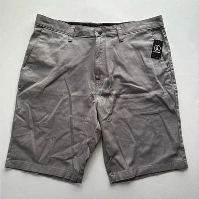 NWT Men's Volcom 11" Gray Flat Front Shorts Size 40 - Image 1 of 4