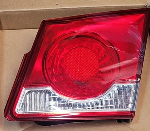 NUEVO DEPO Luz Trasera Interior Lado Derecho Pasajero Lámpara de Freno 2011-2015 Chevy Cruze - Imagen 1 de 4