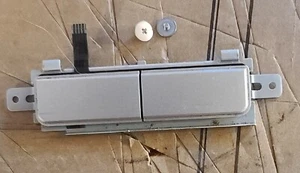 Genuine Dell XPS M1530 Touchpad Silver Buttons w Cable & Screws 60.4W153.001 - Picture 1 of 2