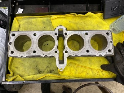 1987 Suzuki GSXR750 Cylinder — 第 1/4 张图片