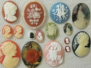 * SALE * VTG CAMEOS 40x30mm HUGE LOT 2S JEWELRY SETS RESIN FINDINGS REPAIR CRAFT - Picture 1 of 12