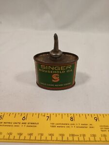 Vintage 10 Cent 1 1/3 oz Singer Sewing Machine Co. Household Oil Oval Can