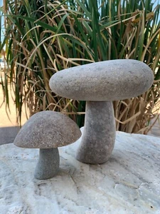 Steinpilz Pärchen Pilze aus Naturstein Flussstein Garten Deko  frostsicher  - Bild 1 von 2