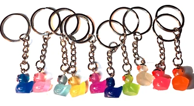 JUEGO DE 10 LLAVEROS DE PATO DE CRUCERO DE COLORES CON GAFAS DE SOL COLGANTE DE PATITOS DE CRUCERO Foto 1 de 3