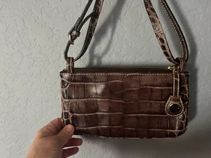 Dooney & Bourke Croco Nile pochette T Moro Beautiful!! - Picture 1 of 2