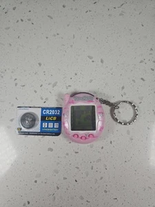 Bandai Tamagotchi Connection V3 Pink with Bow Tie Ribbons 2004 - Picture 1 of 9