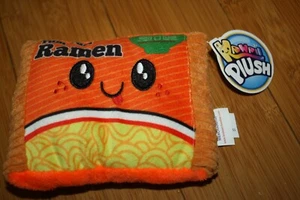 Yum Yum Naranja Ramen Fideos Kawaii Peluche Pequeño IMC Mercancía 2023 5 1/2" Largo - Imagen 1 de 3