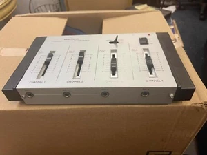 Radio Shack Mixer Microfono Stereo 4 Canali 32-2056 - Foto 1 di 4