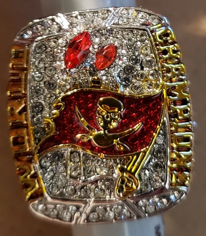 TAMPA BAY BUCCANEERS  TOM BRADY SUPER BOWL LV WORLD CHAMPIONS RING Cover