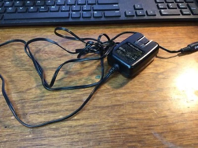 黑莓 (PSM04A-050RIMC) 壁式充电器 带迷你 USB 连接 - 黑色 — 第 1/3 张图片