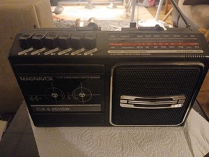 Vintage Magnavox AM/FM Radio Cassette Recorder D7160 Tested & Works  On Both - Picture 1 of 5