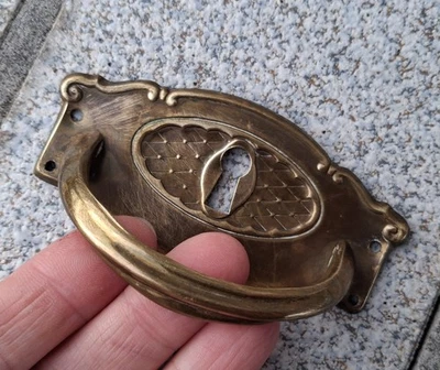 ANCIENNE POIGNÉE DE MEUBLE , en BRONZE ou LAITON, L=9,2 cm   N°53D - Photo 1/4
