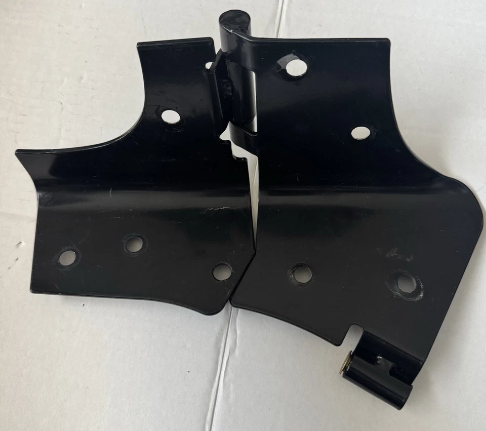 Шарнир на лобовое стекло Crown Automotive 55075703AH TJ - Изображение 1 из 4