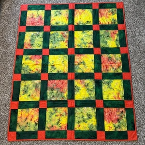 Handarbeit Quilt Blätter Herbstfarben grün orange Schoßdecke Kinderbett Rollstuhl Überwurf - Bild 1 von 6