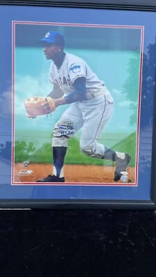 Foto autógrafa/firmada 16 x 20 de Ernie Banks 2009 certificado de autenticidad enmarcada patio 77 Foto 1 de 4