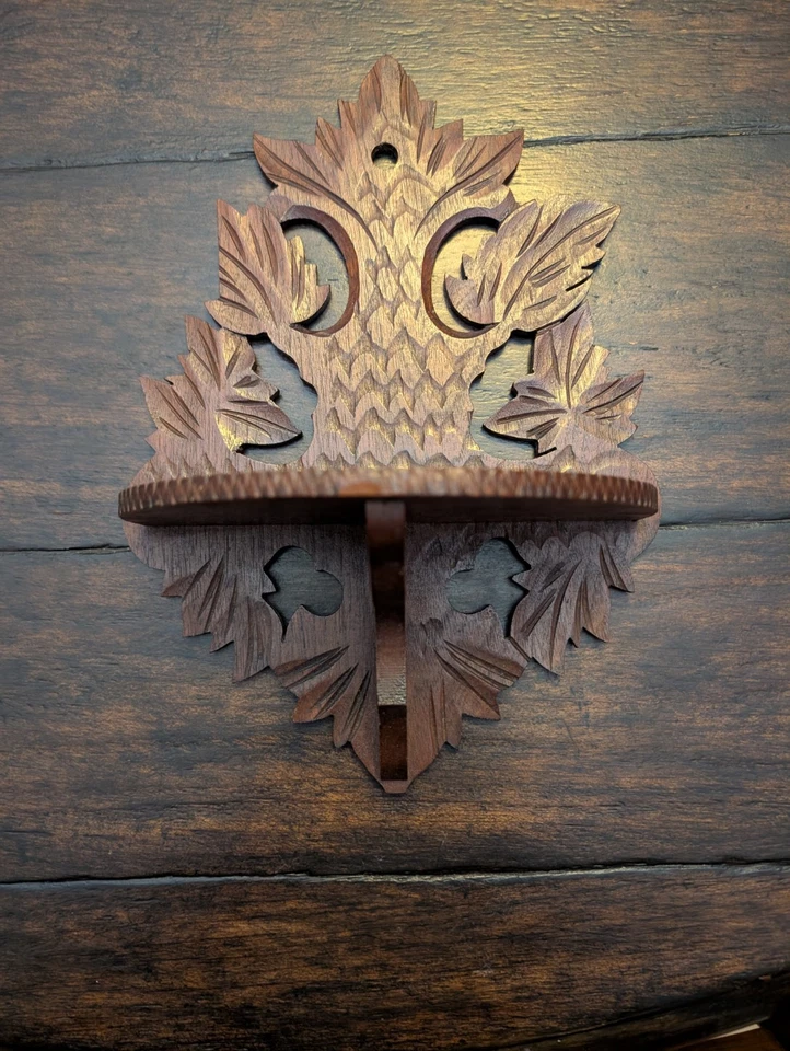 Antiguo estante de pared victoriano tallado a mano de nogal curiosidades Foto 1 de 1