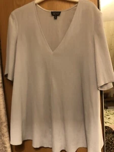 Ladies top - Picture 1 of 3