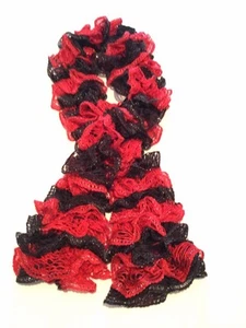 Team Spirit Black Red - Handknitted Ruffled Scarf - New - Picture 1 of 2