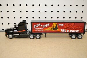 1/64 Winross Ford Tractor Trailer Semi Truck - Dr. Pepper King of Beverages