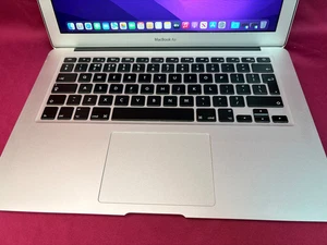 Apple MacBook Air 13.3" 2017 - 256GB SSD - 8GB Ram - 1.6GHz Intel Core i5 - Picture 1 of 13
