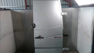 PUERTA TRASERA DERECHA MERCEDES-BENZ MERCEDES SPRINTER 2 FASE 1 2012 - Imagen 1 de 5