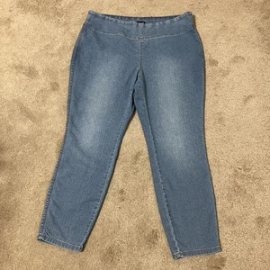 Susan Graver Women's Mid Rise Stretch Pull On Light Wash Jeans Women's Size 14P - Picture 1 of 3