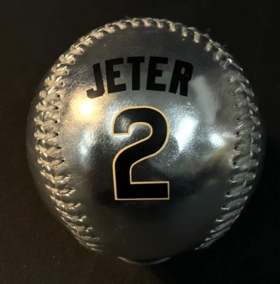 NY Yankees Derek Jeter Rawlings Plata Souvenir Coleccionable Béisbol NUEVO Foto 1 de 4