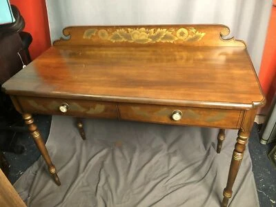 Escritorio de madera de dos cajones estilo federal Lambert Hitchcock mediados del siglo XX Foto 1 de 4