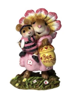 Wee Forest Folk BE MINE HONEY BEE!, WFF# M-669a, LTD 2022 Ratón Día de San Valentín - Imagen 1 de 2