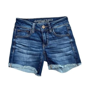 Pantalones cortos de mezclilla American Eagle Outfitters para mujer con dobladillo con puños azul - Imagen 1 de 4