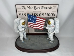 Danbury Mint "ONE SMALL STEP FOR MAN" Apollo 11 Statue - Bild 1 von 10