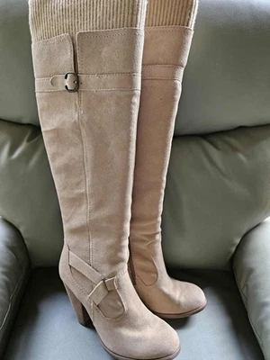 Botas Sobre la Rodilla Talla 10, Beige Gamuza "Seychelles" Usadas Una Vez Foto 1 de 3