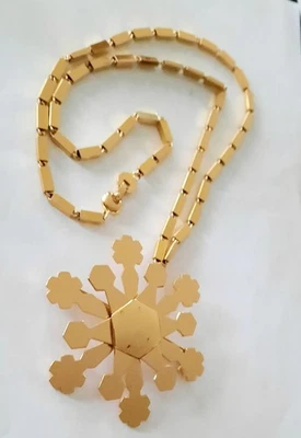 Vintage Monet Signed Massive Gold Tone Snowflake Pendant Chain Runway Statement - Image 1 of 4