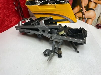 🔥94-97 OEM Kawasaki Ninja ZX9R ZX9 ZX900 Subchasis trasero marco trasero clavijas de pasajero Foto 1 de 4