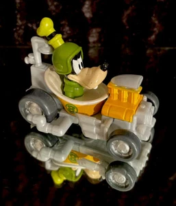 2016 Disney’s Mickey and the Roadster Racers Die Cast Goofys Tub Race Car-Mattel - Picture 1 of 11