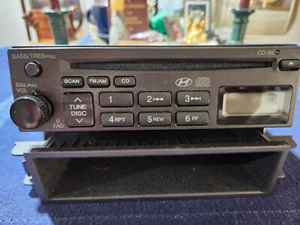 Hyundai Factory Stereo CD Player With Storage Bin 96160-2D105AX - Picture 1 of 3